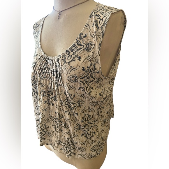 ❤️‍🔥5/20$ CLASSIC EDITIONS💫Women’s White/Gray Printed Pleated Cropped Tank Top - Picture 2 of 11